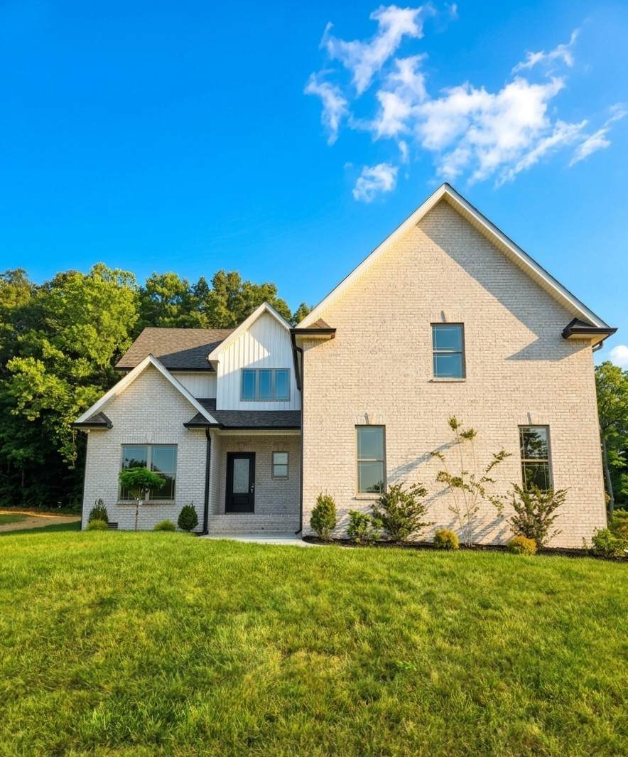 402 N Starwood Ct - Photo 1