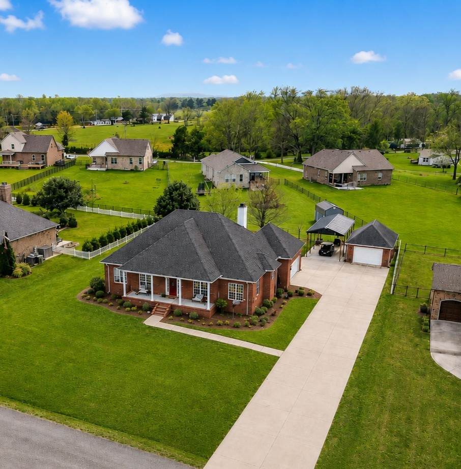 195 Stonegate Dr - Photo 1