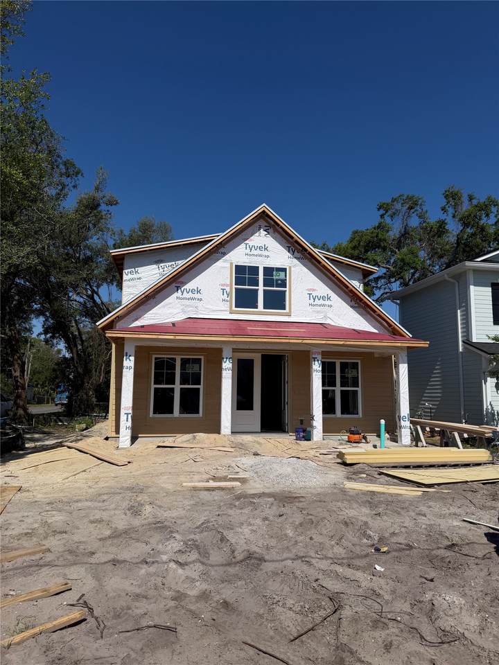 653 7TH Street - Photo 1