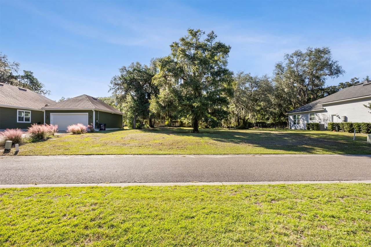 28056 Grandview Manor - Photo 1