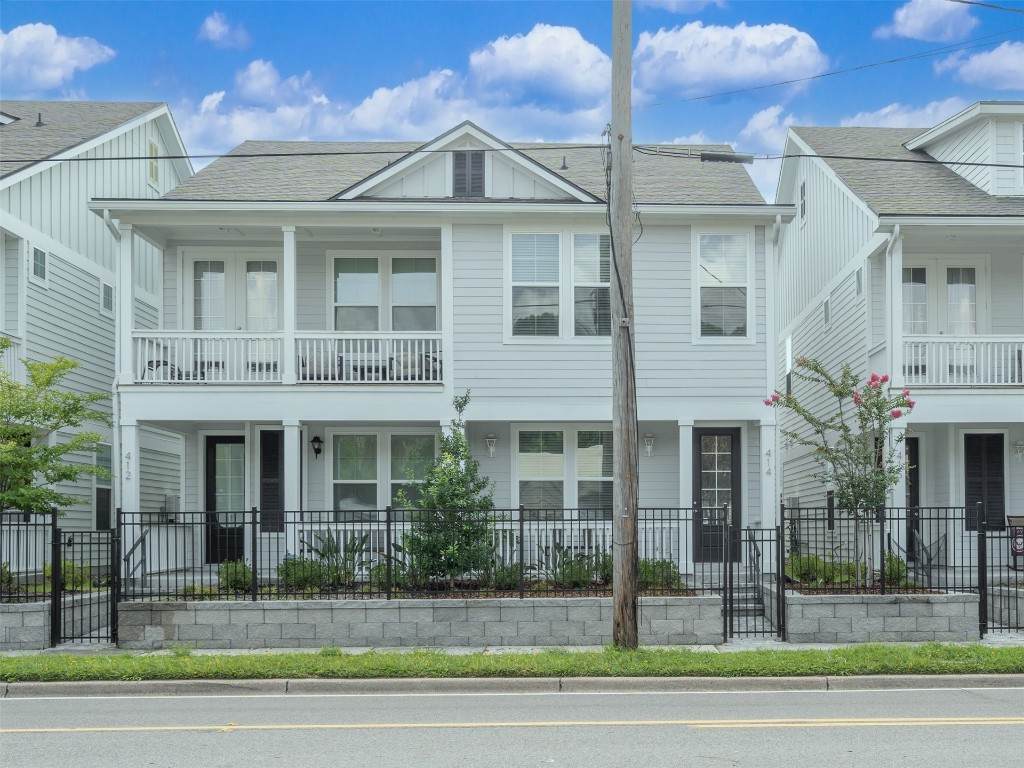 414 8TH Street - Photo 1