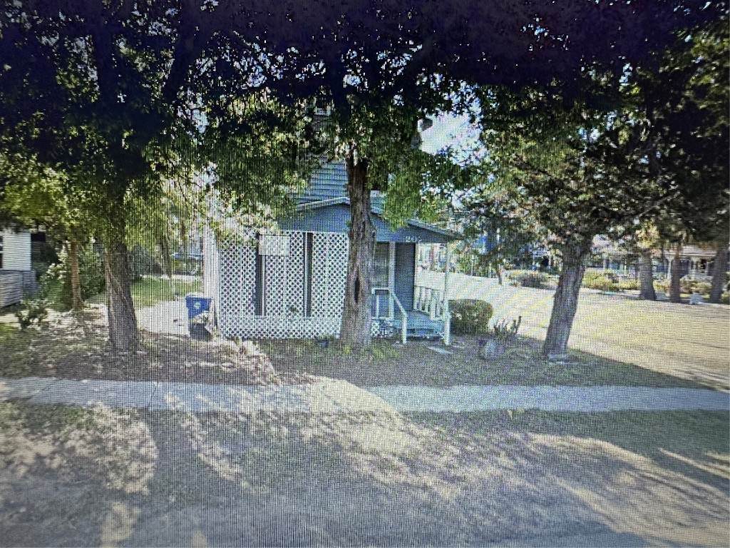 201 9TH Street - Photo 1