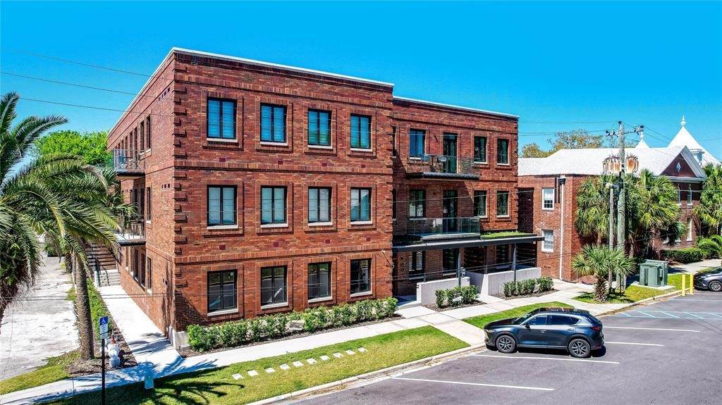 19 5TH Street - Photo 1