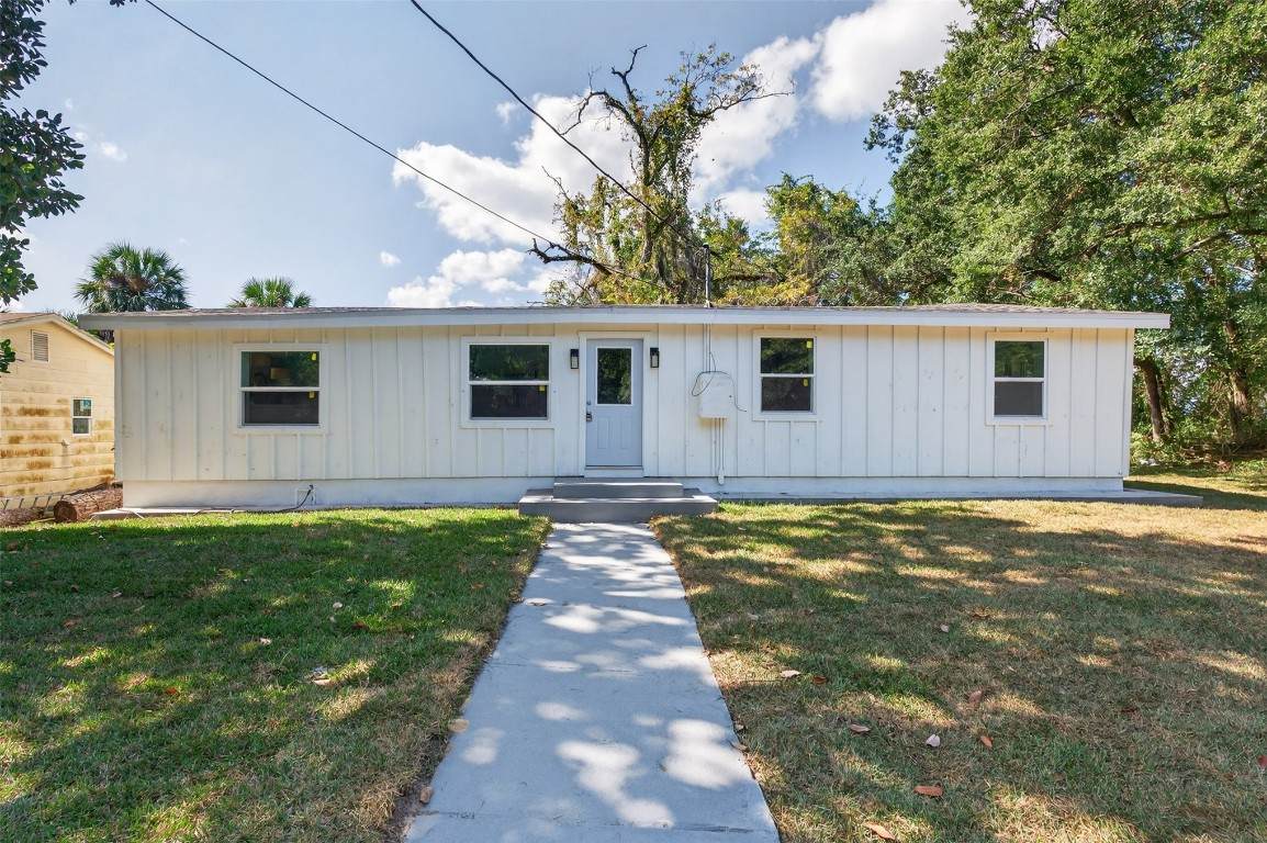 323 8TH Street - Photo 1