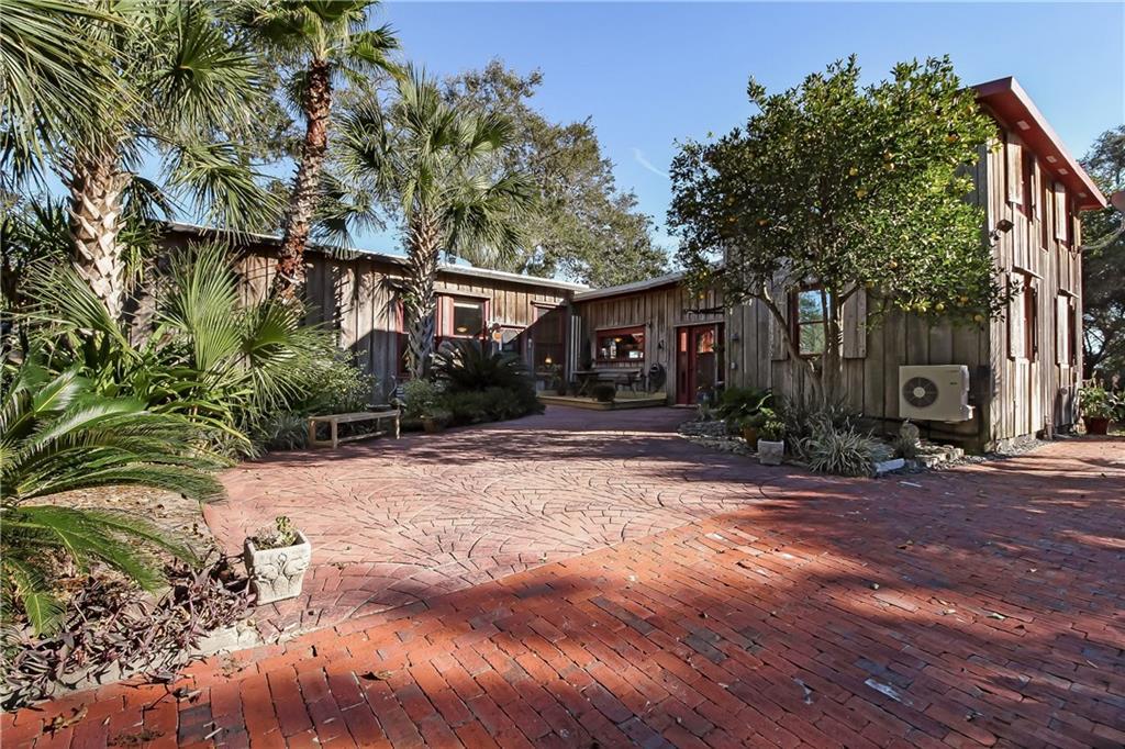 2120 Beech Street - Photo 1