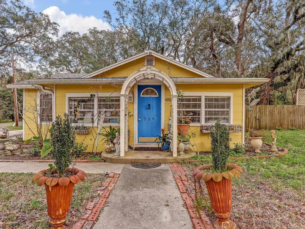 729 14TH Street - Photo 1