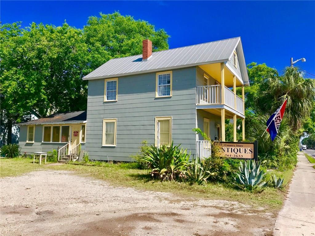219 8TH Street - Photo 1