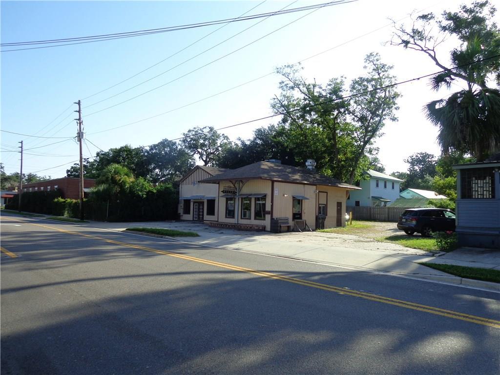 122 8TH Street - Photo 1