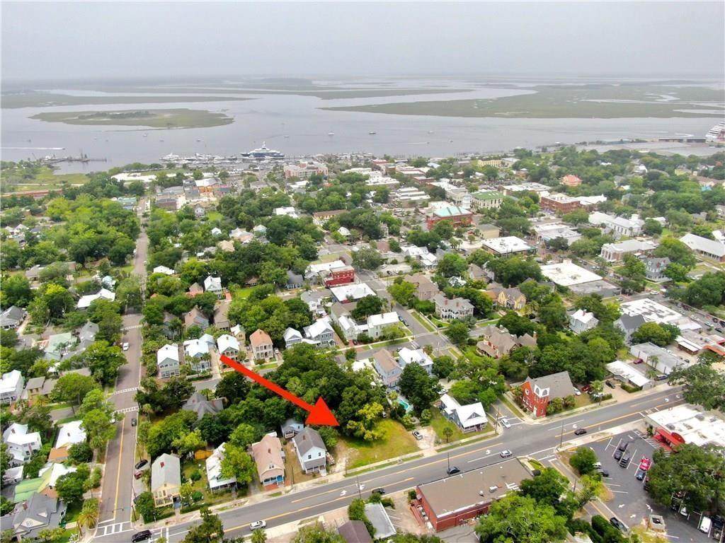 111 8TH Street - Photo 1