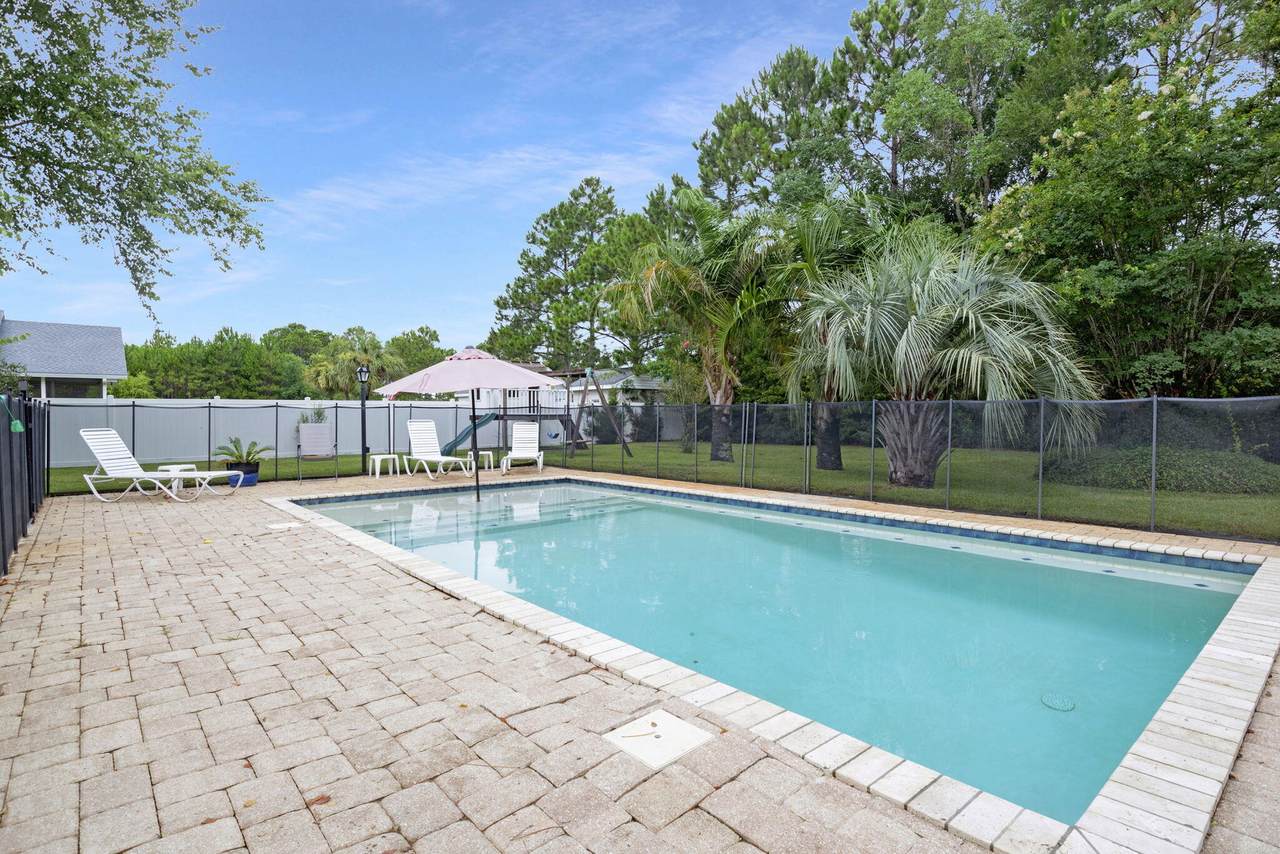 5662 Als Way - Photo 1