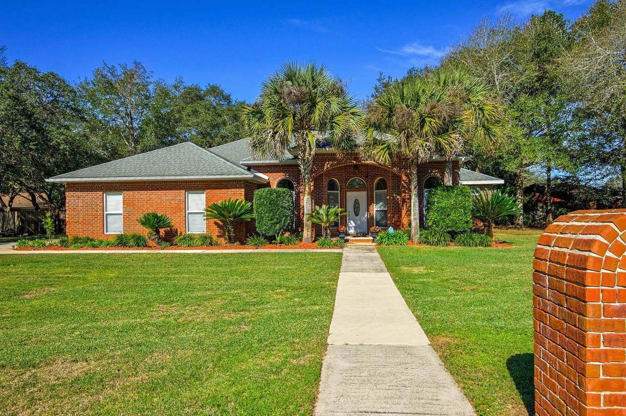 217 Lafitte Crescent - Photo 1