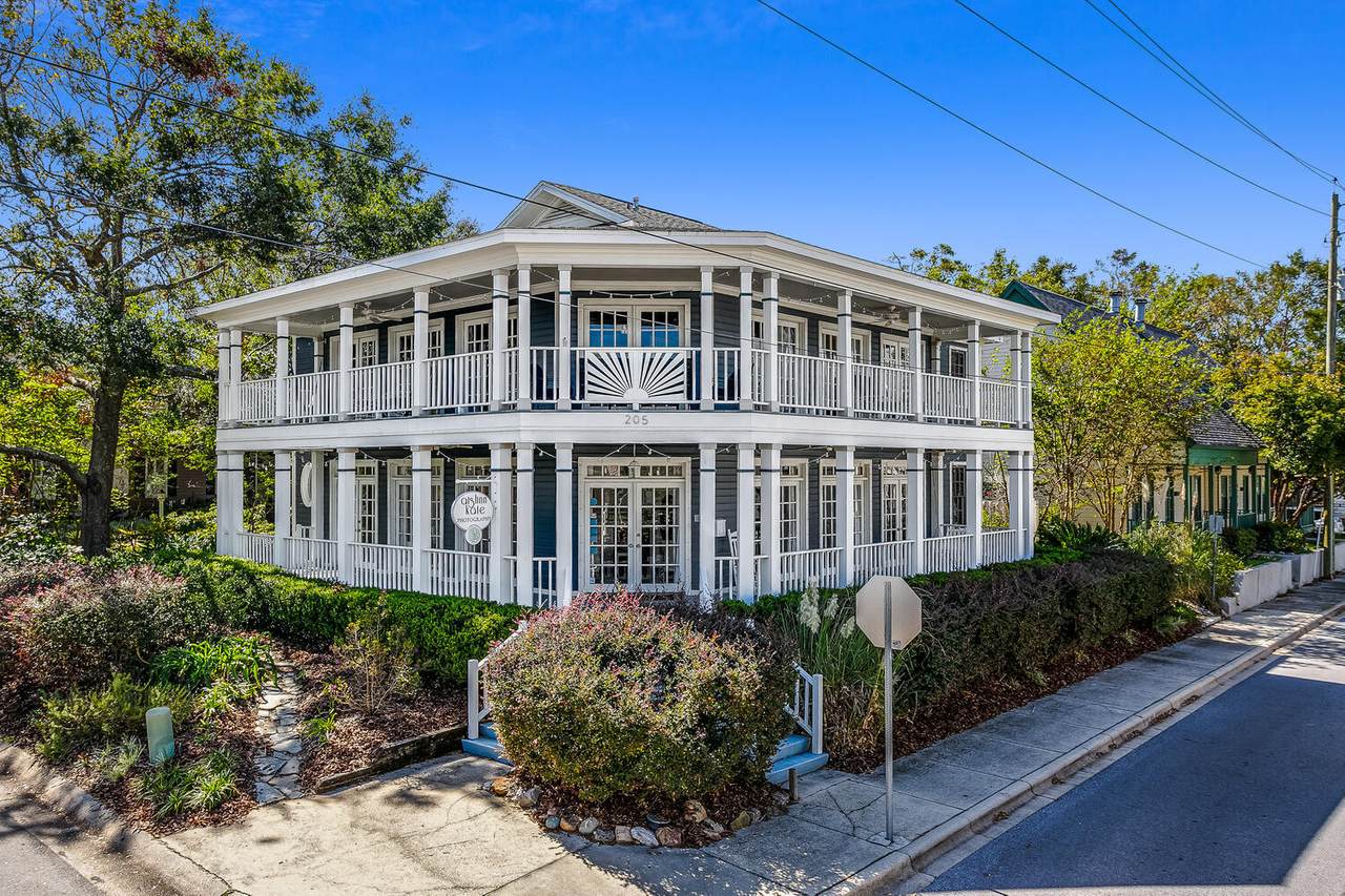 205 Cevallos Street - Photo 1