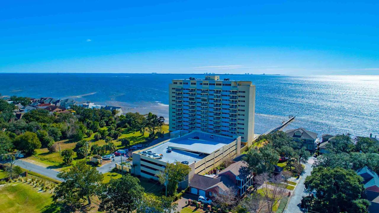 825 Bayshore Drive - Photo 1
