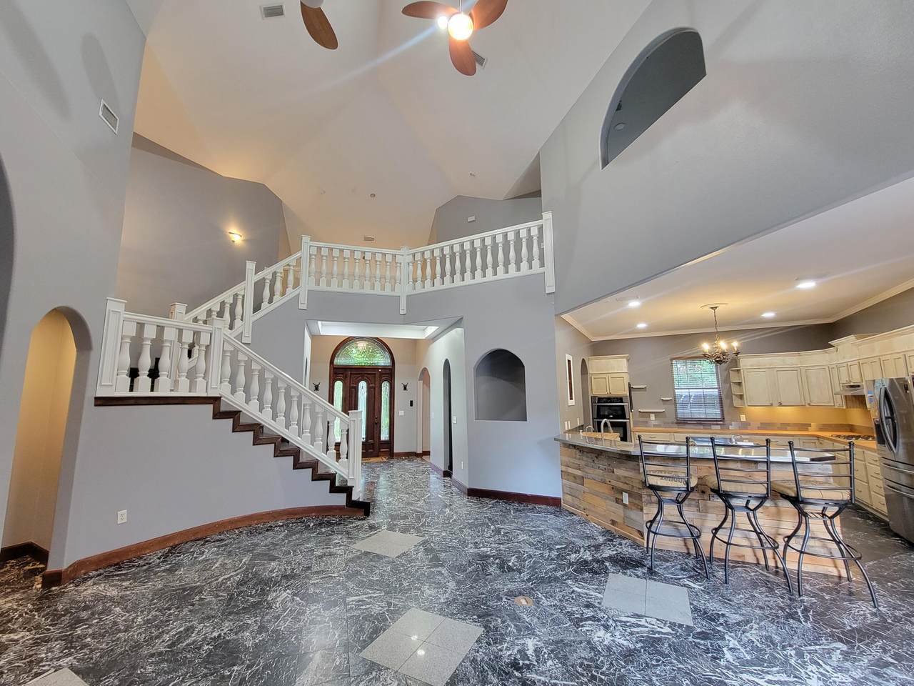 516 Lakeview Street - Photo 1