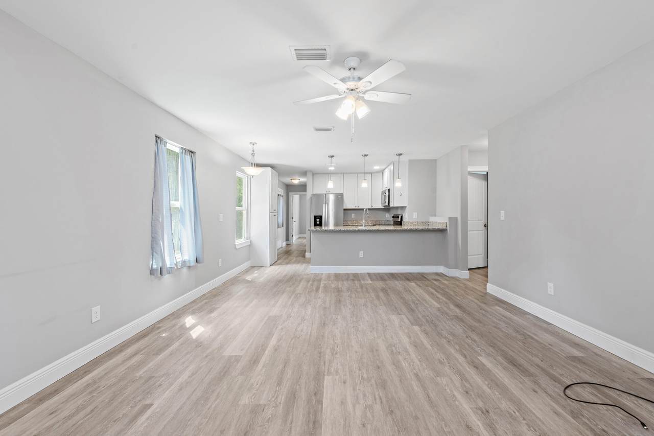 3611 Stonewall Avenue - Photo 1