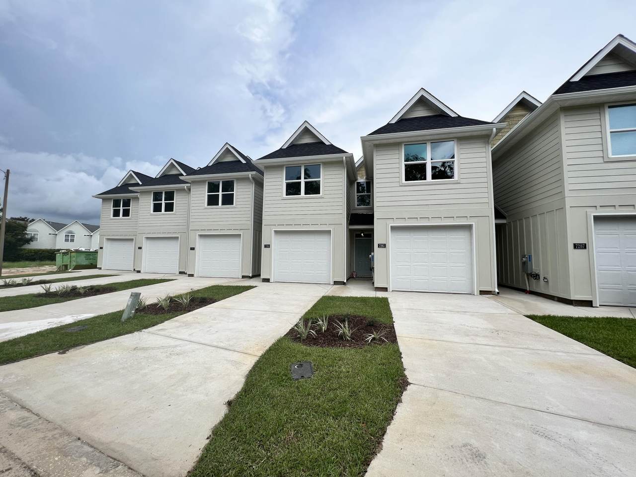 7285 Majestic Boulevard - Photo 1