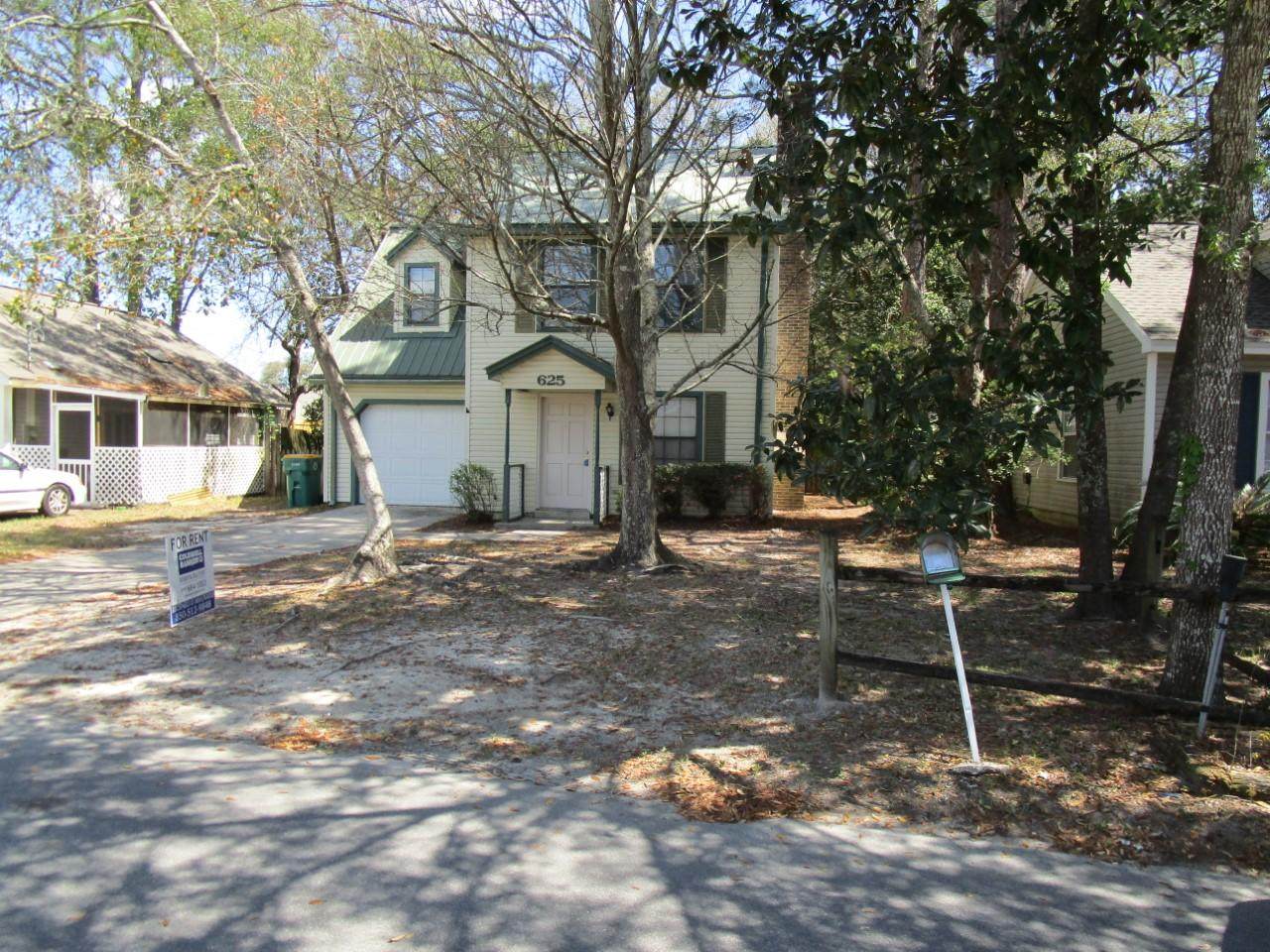 625 Lloyd Street - Photo 1