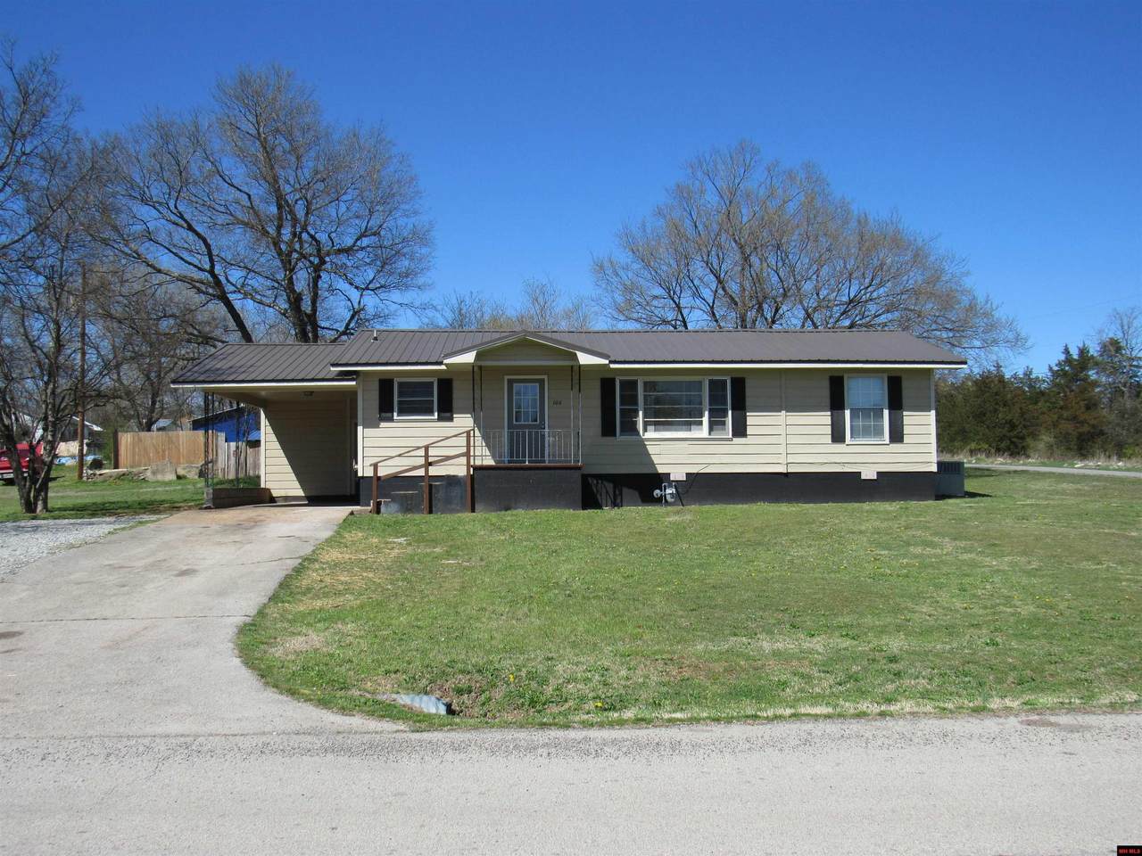 106 5TH STREET - Photo 1