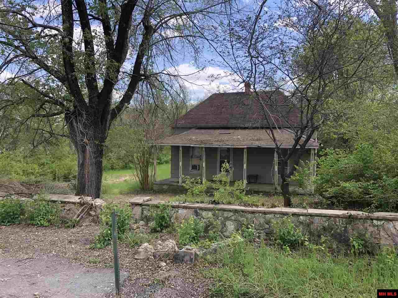 317 4TH STREET - Photo 1