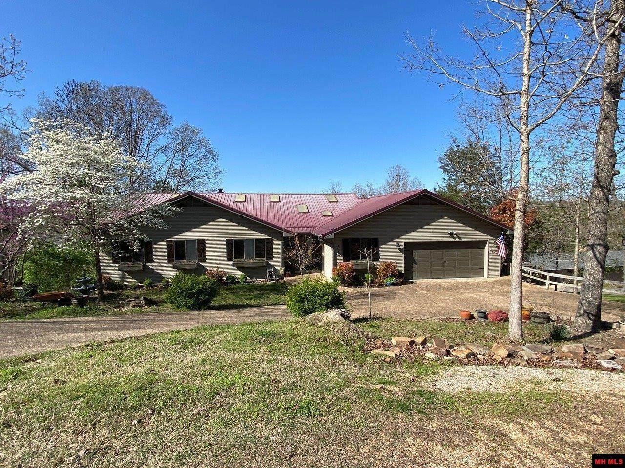 848 Edgewood Bay Drive - Photo 1