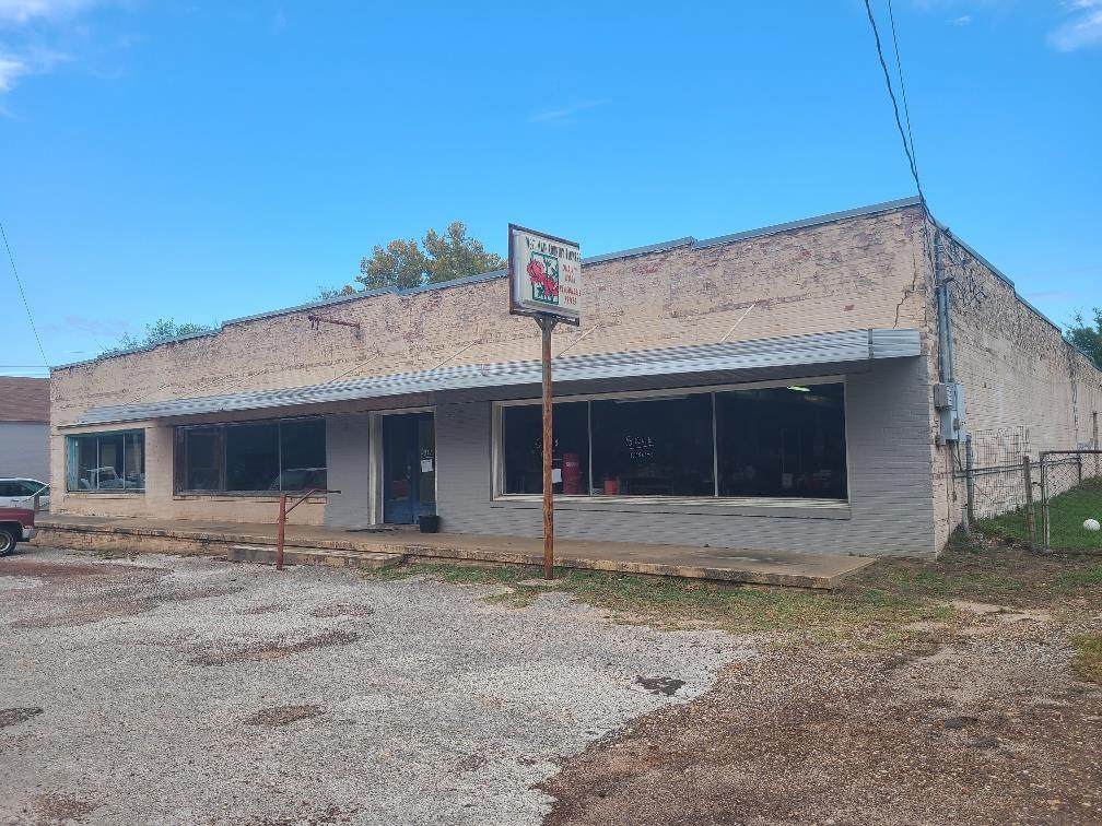 1504 W Main St - Photo 1