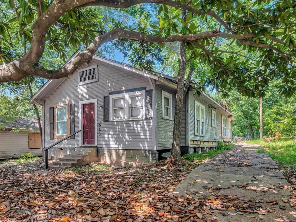 923 S Shawnee, Nacogdoches, TX 75961 (MLS 22400942) Loblolly Properties