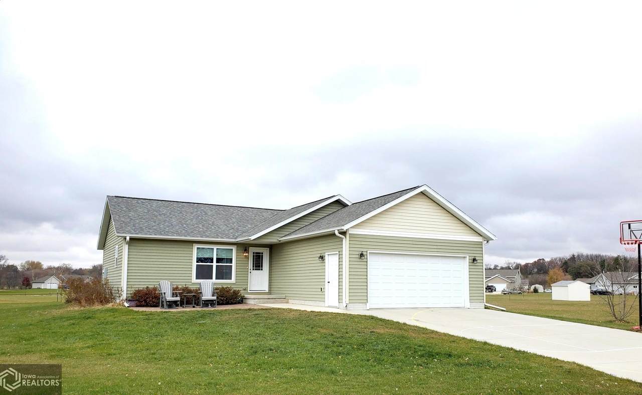 108 Wild Rose Avenue - Photo 1