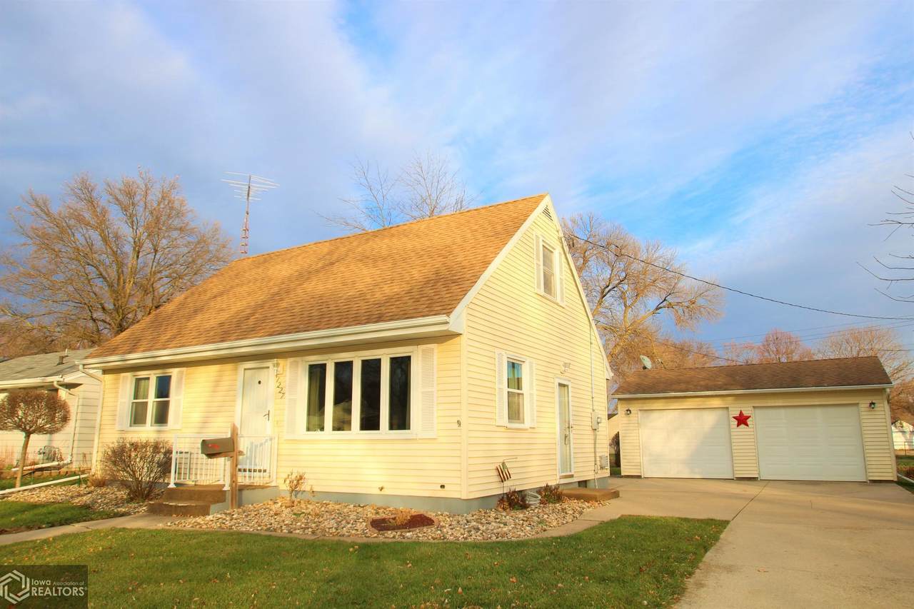 1227 Hampshire Avenue - Photo 1