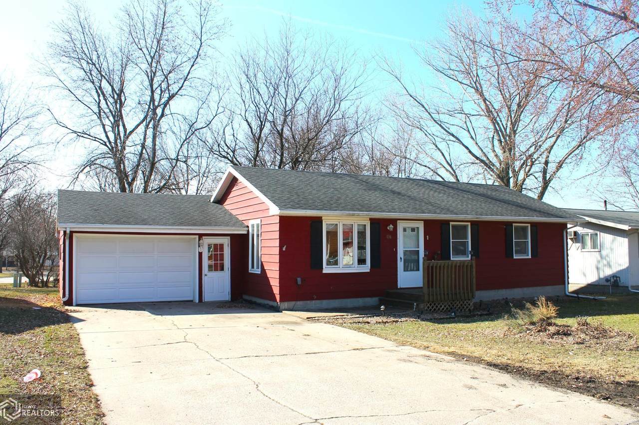 110 Oakridge Drive - Photo 1
