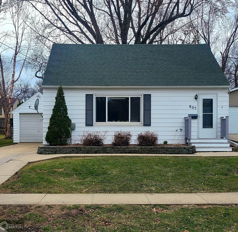 805 11th Street - Photo 1