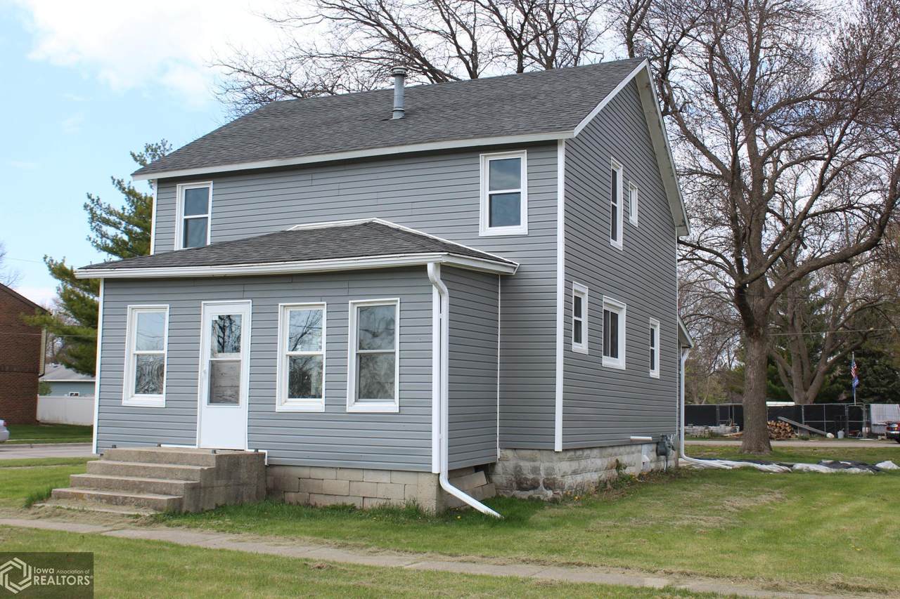 1190 Grove Avenue - Photo 1