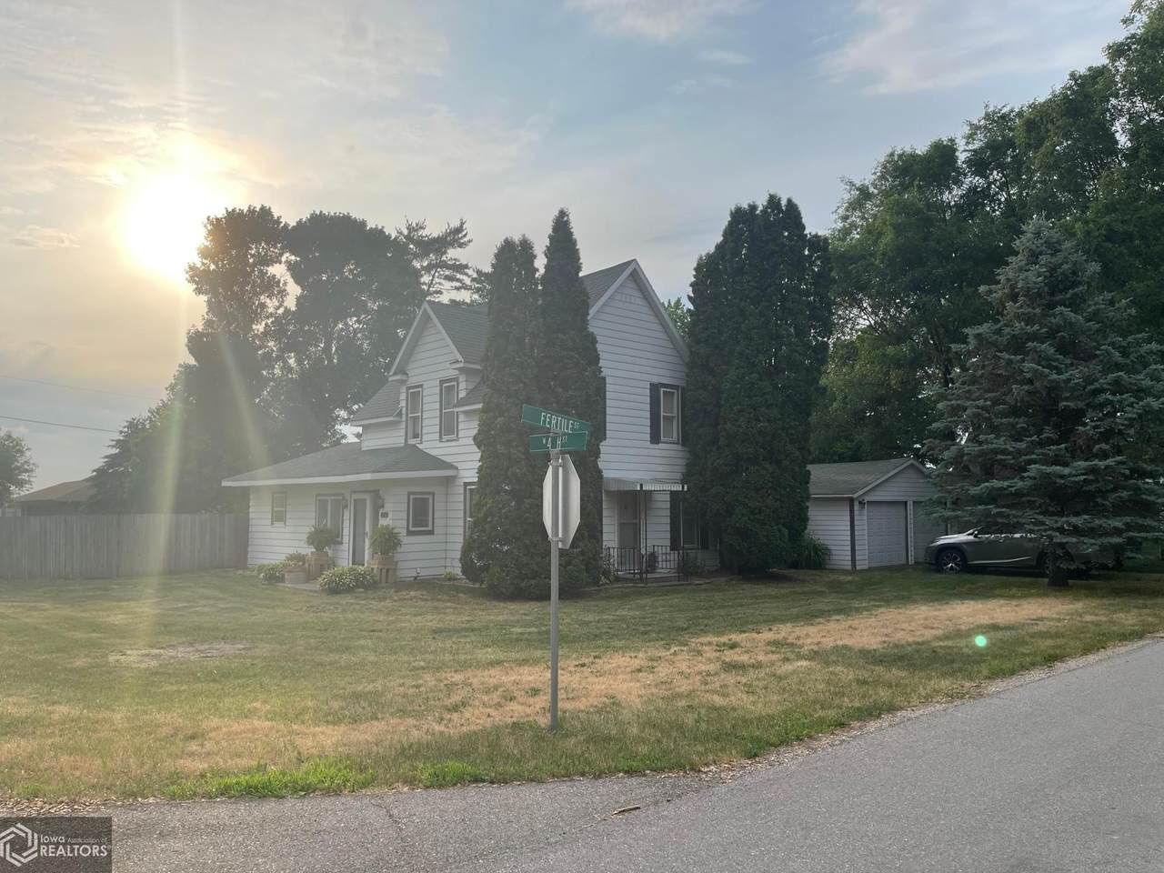 202 4th Street - Photo 1