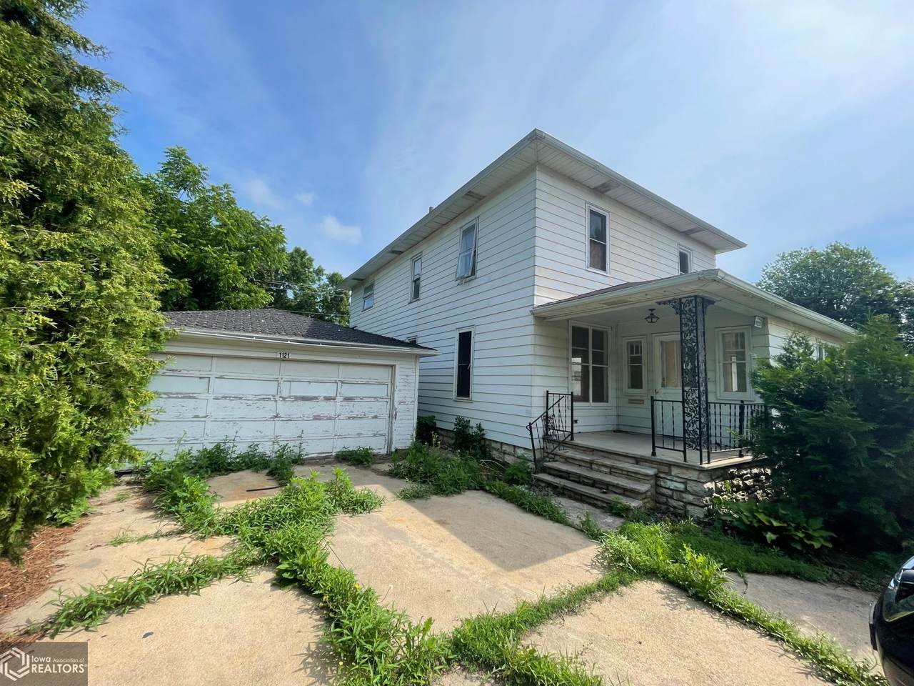 1121 Main - Photo 1