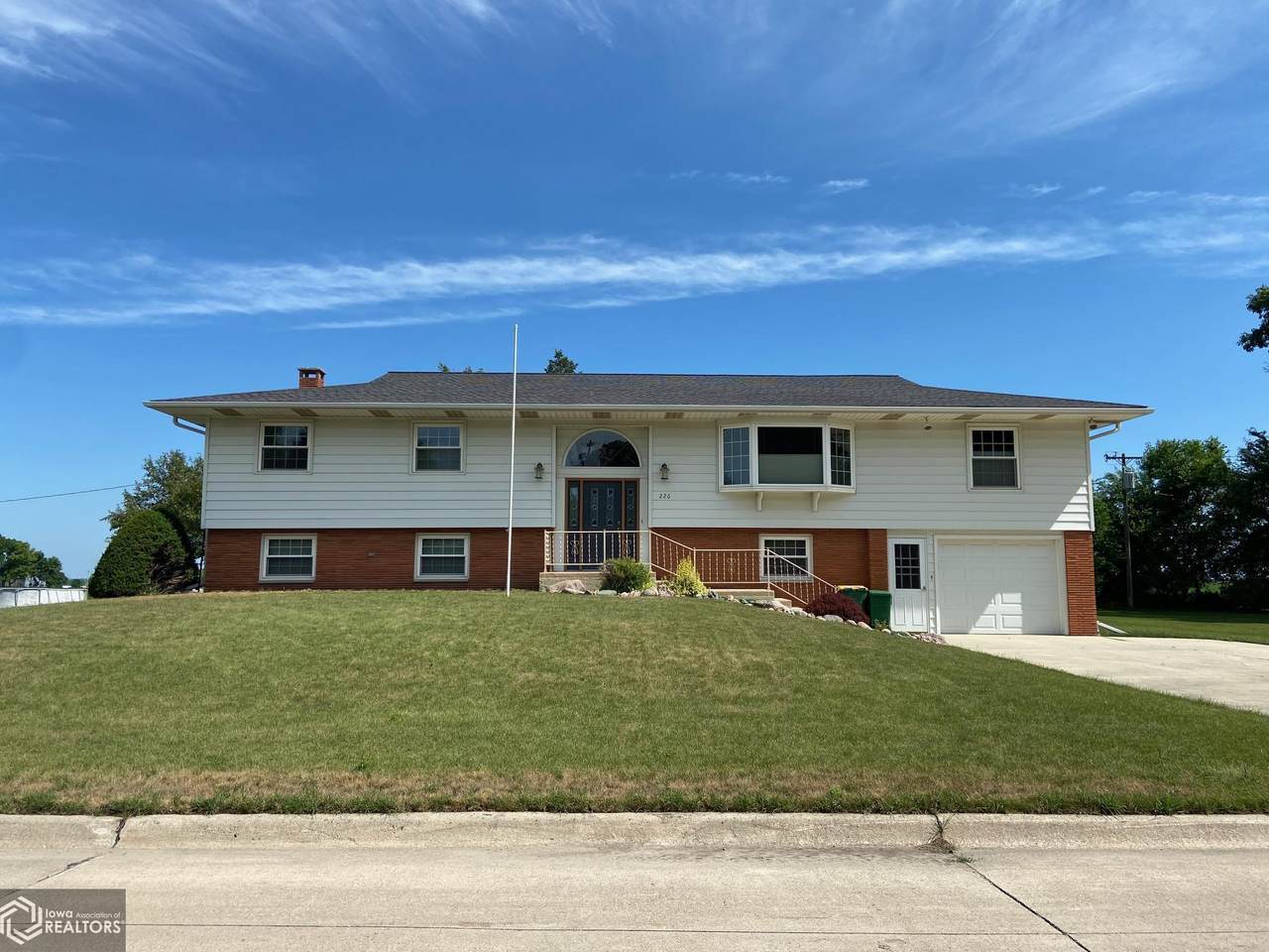 226 6th Street - Photo 1