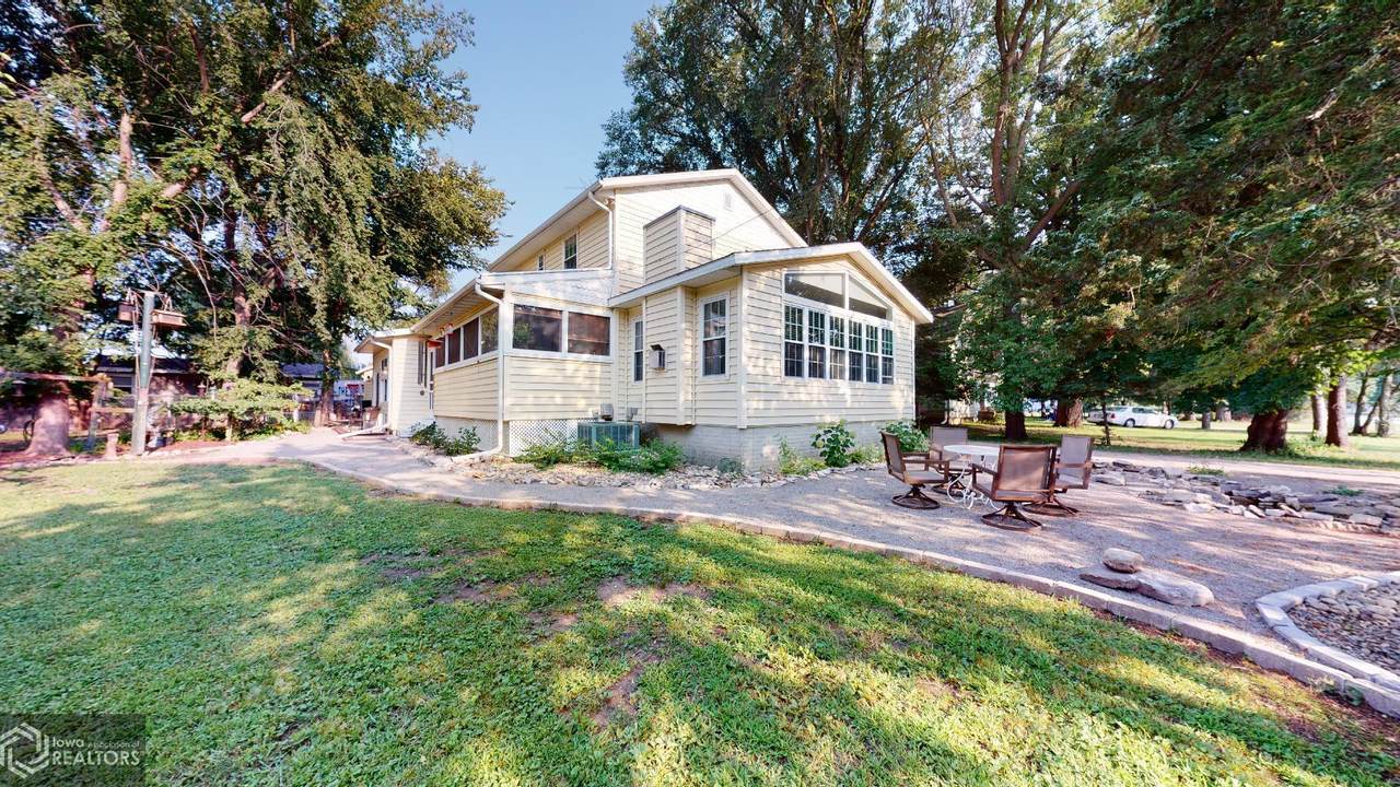 2319 Carolina Avenue - Photo 1
