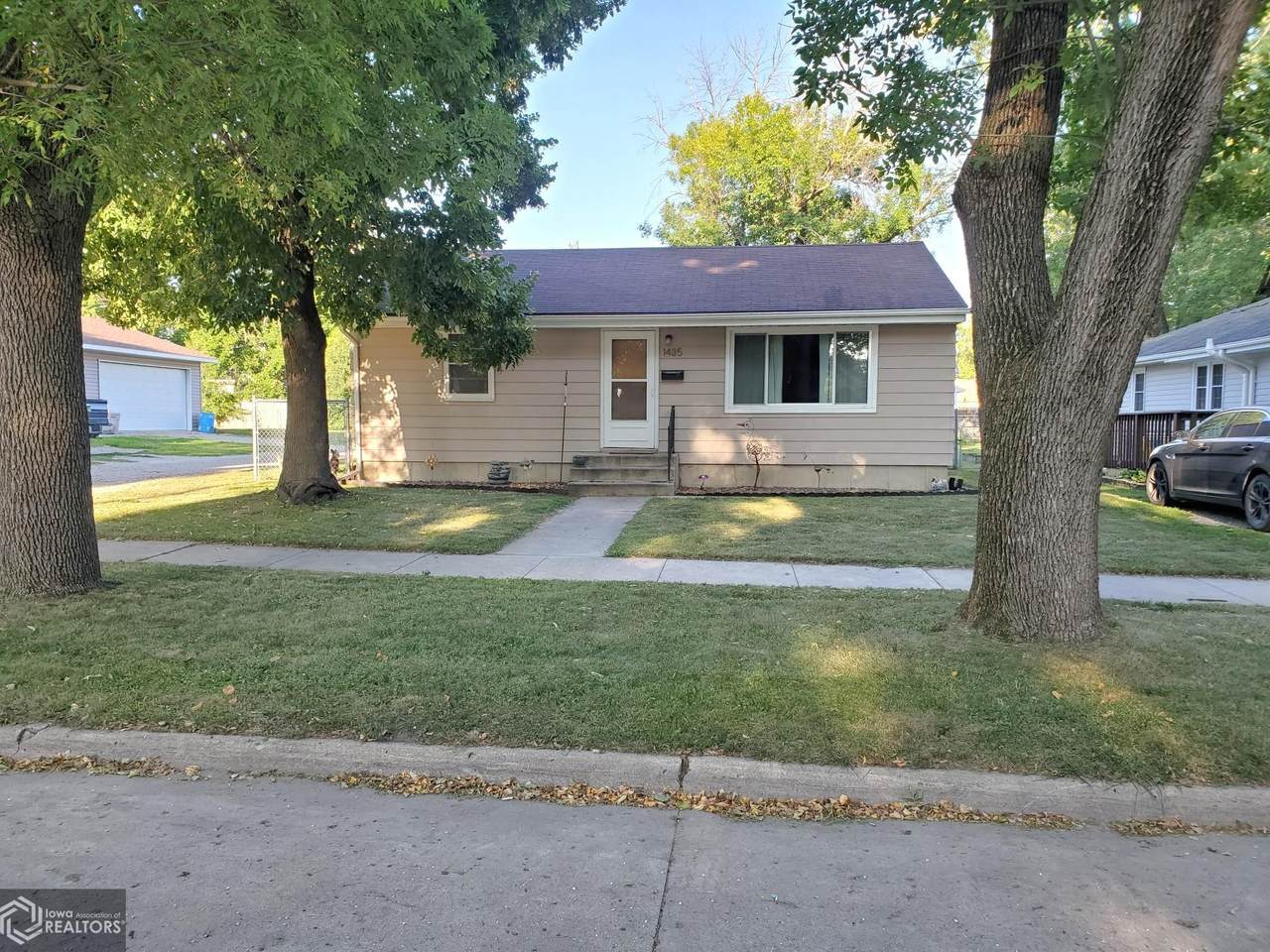 1435 Monroe Avenue - Photo 1