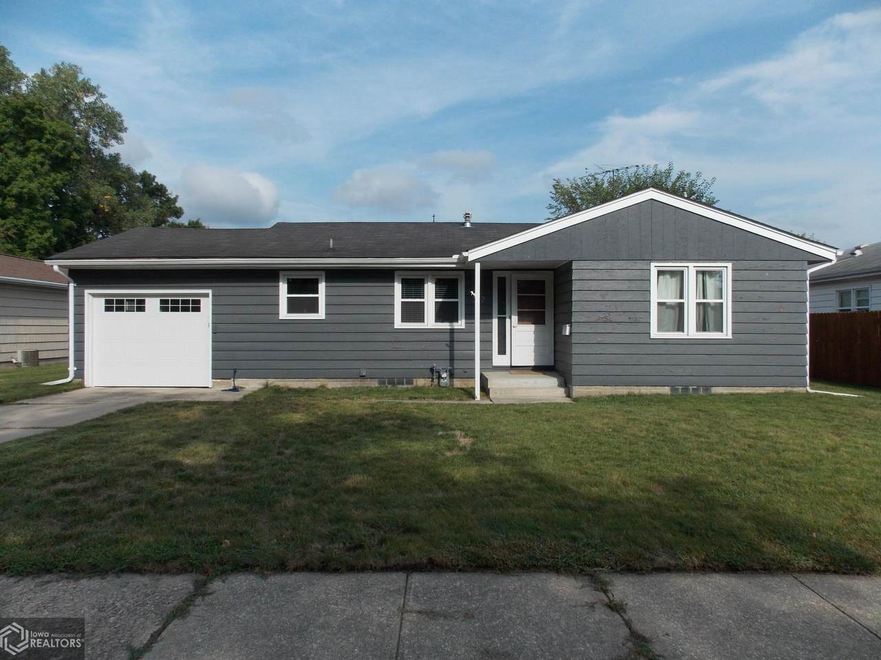 317 Tennessee Place - Photo 1