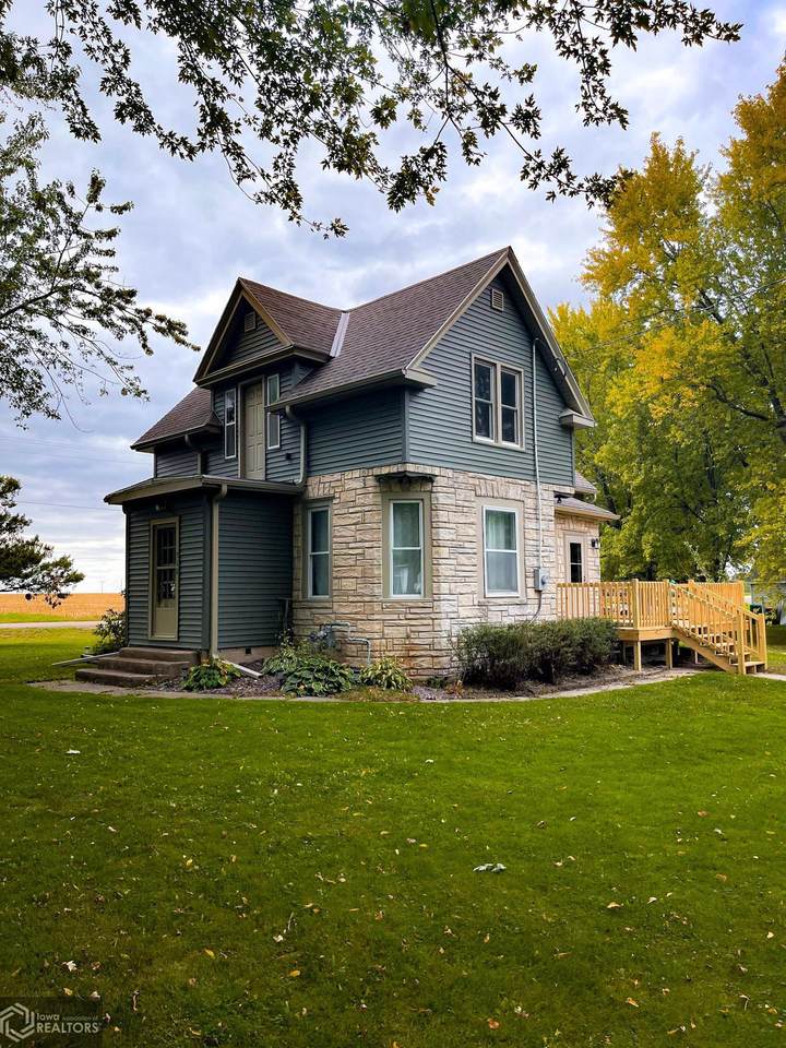 512 6th Street - Photo 1