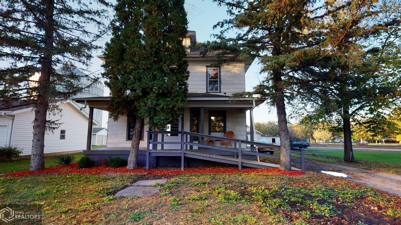 704 Main Avenue - Photo 1