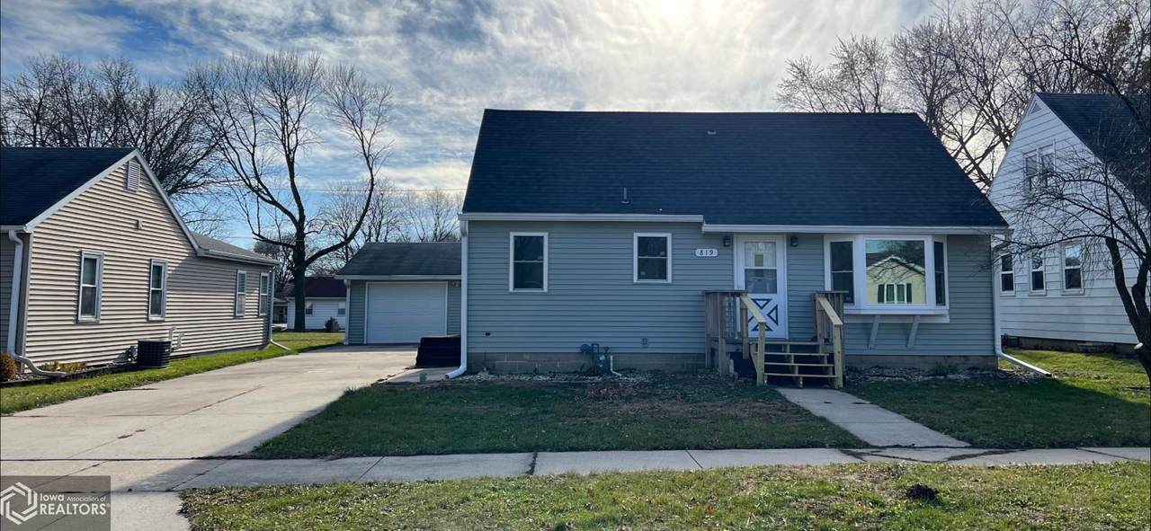 819 5th Street - Photo 1