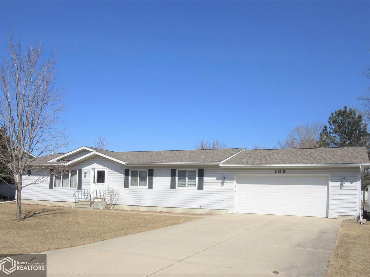 109 Lawnsdale Court - Photo 1