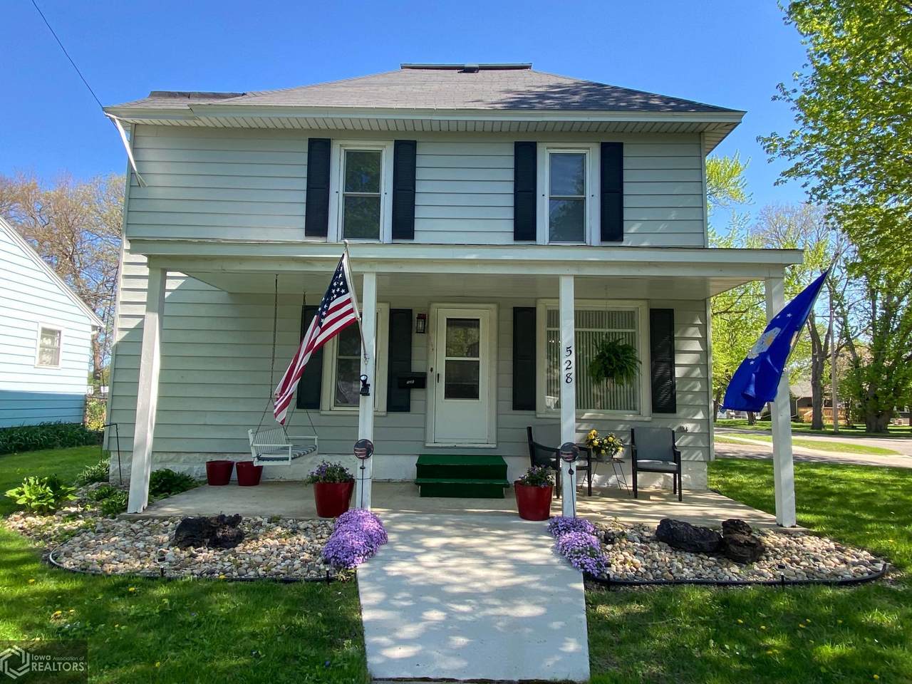 528 7th Avenue - Photo 1