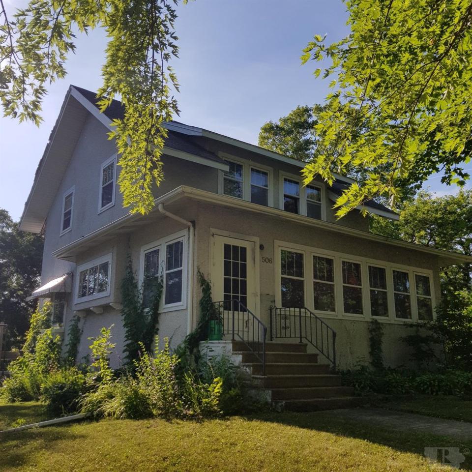 506 6th Street - Photo 1