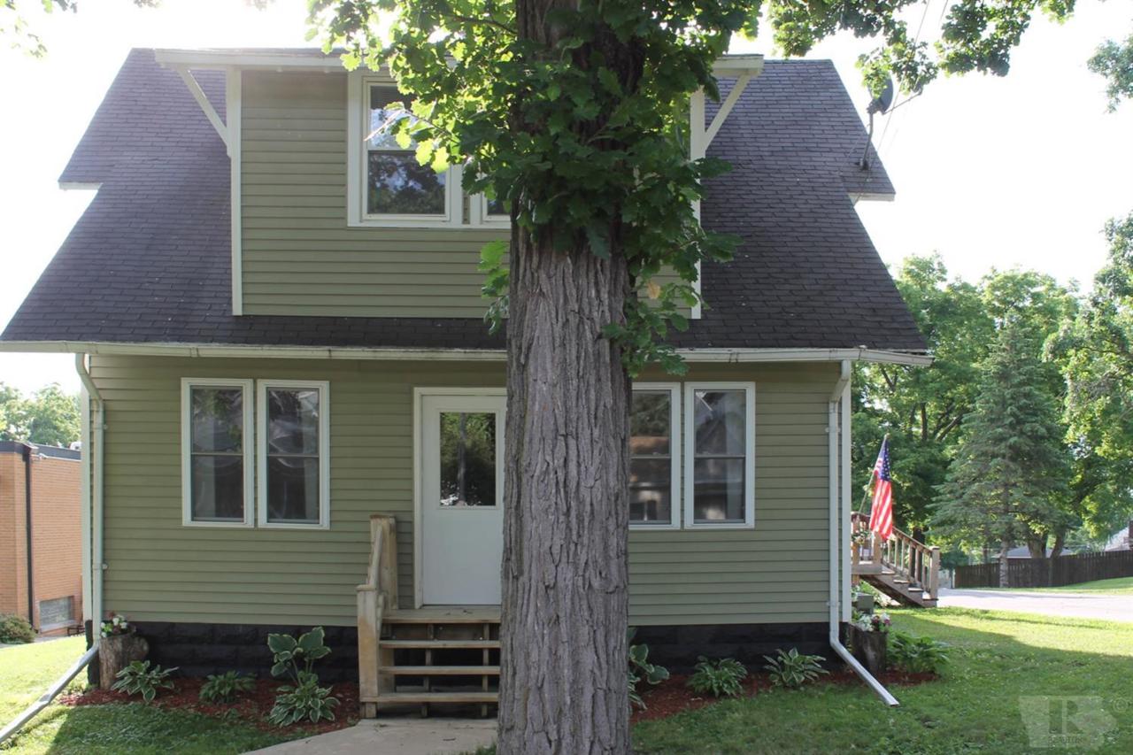 515 4th Street - Photo 1