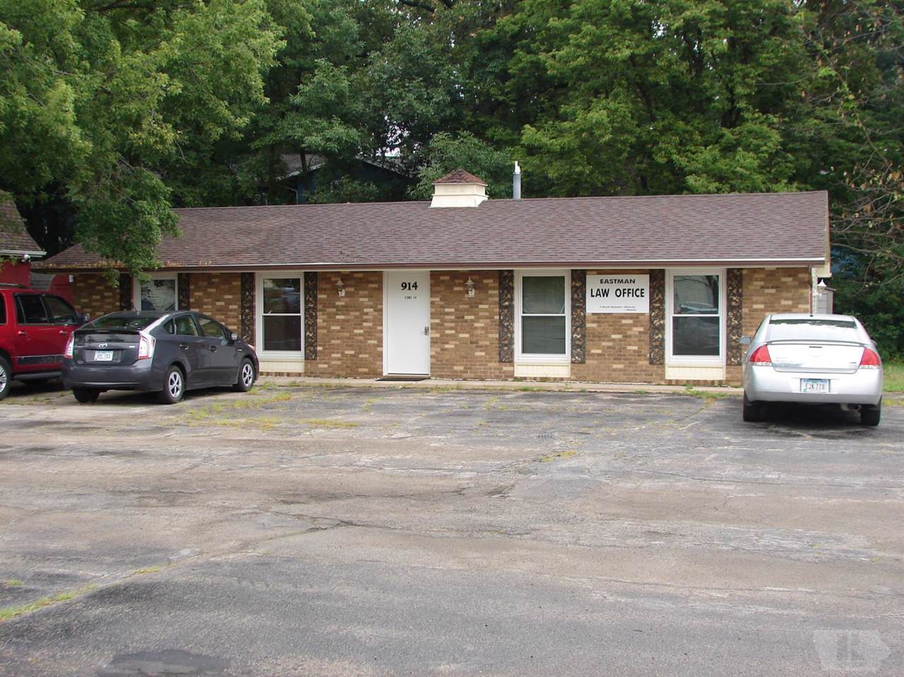 914 8th Street - Photo 1