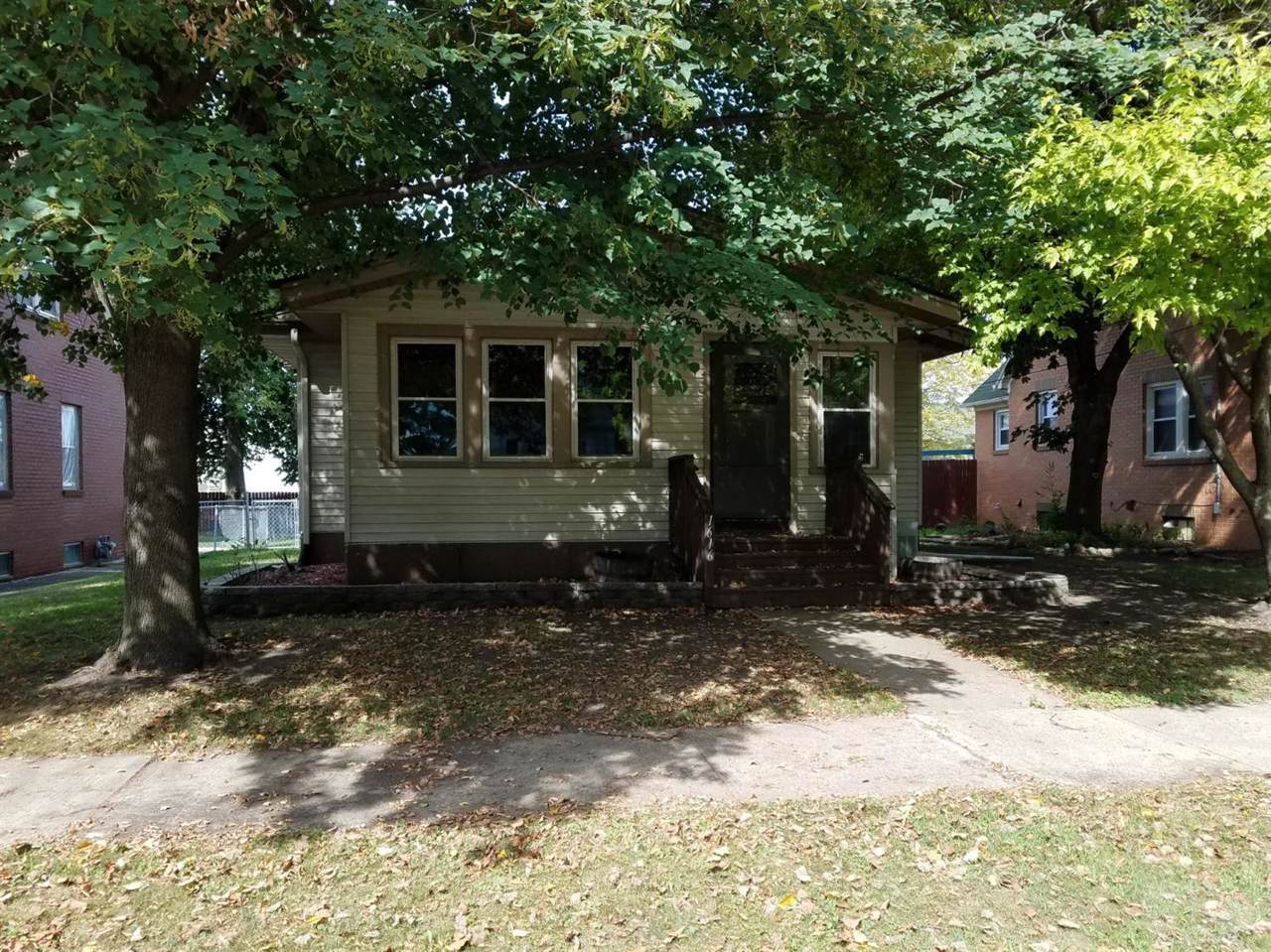1616 Delaware - Photo 1