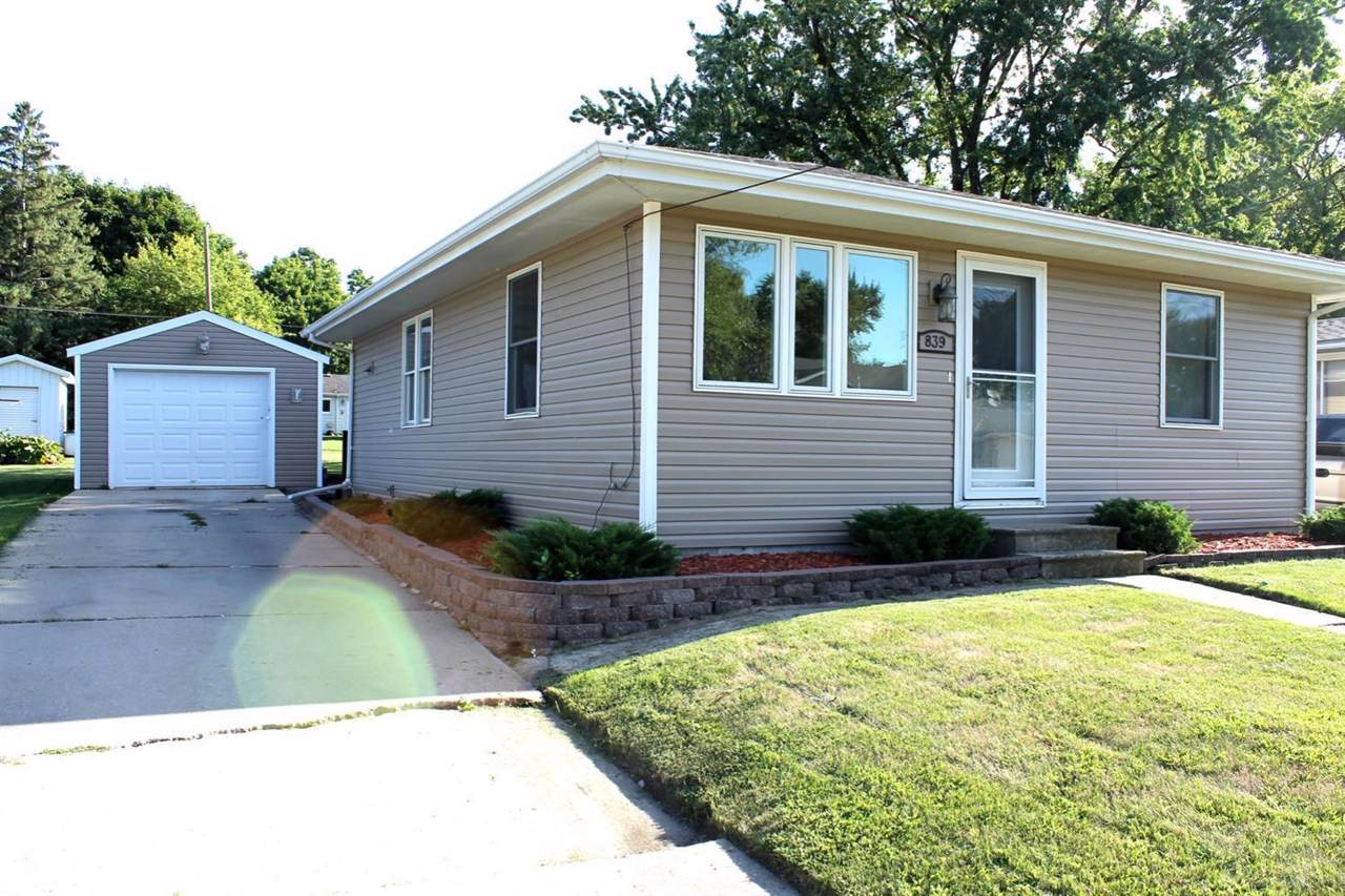 839 13th Street - Photo 1