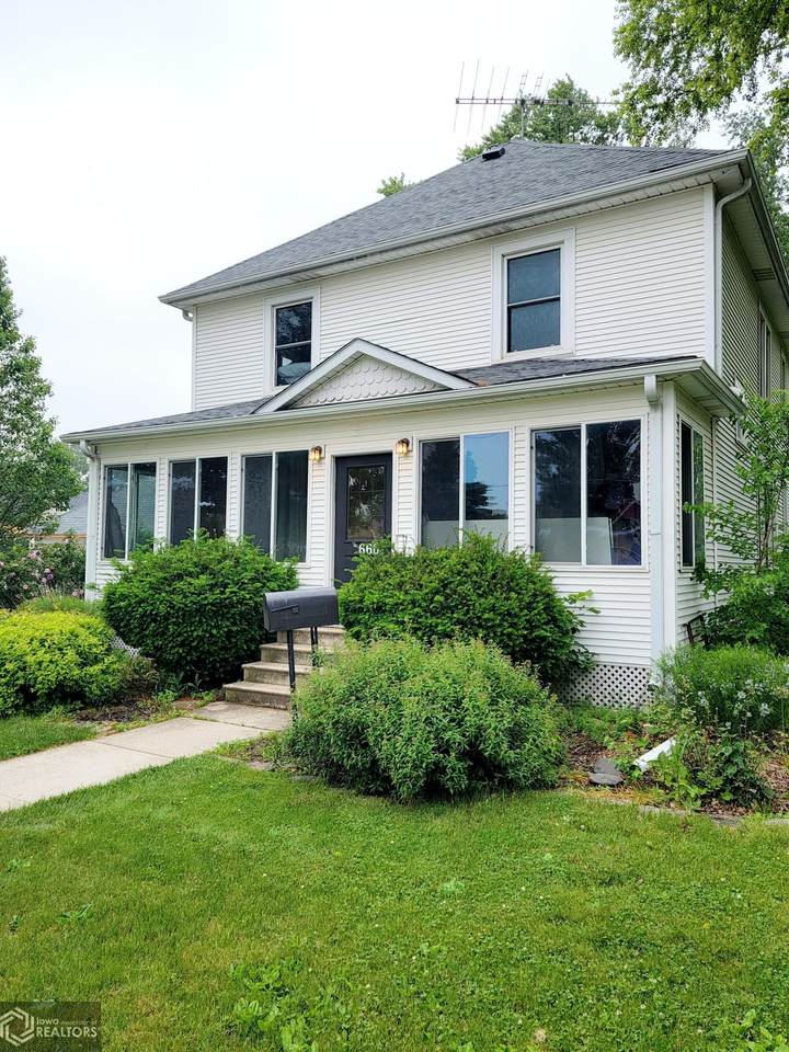 660 8th Street - Photo 1