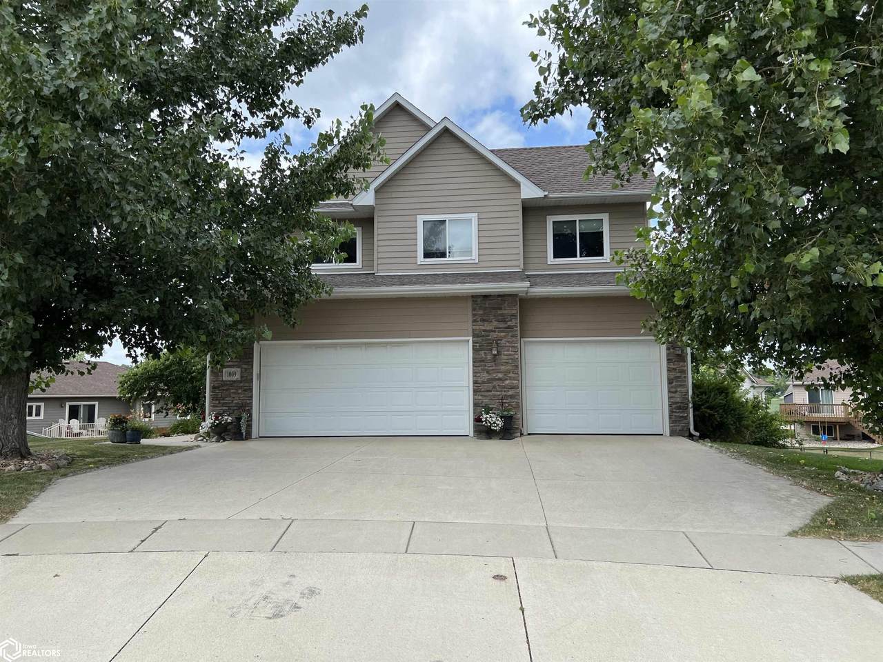 1009 Pine Brooke Court - Photo 1