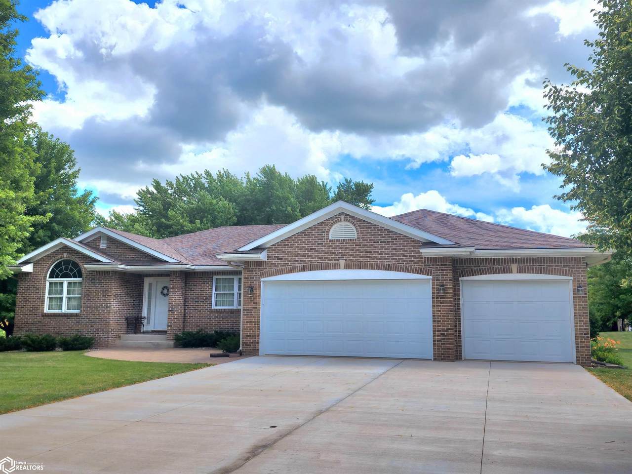 303 Woodlane Drive - Photo 1
